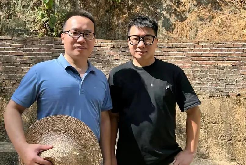 深漂兄弟失业返乡，守着父母过暖日子
 
湖南九龄兄弟，哥哥曾是深圳科技公司总监，