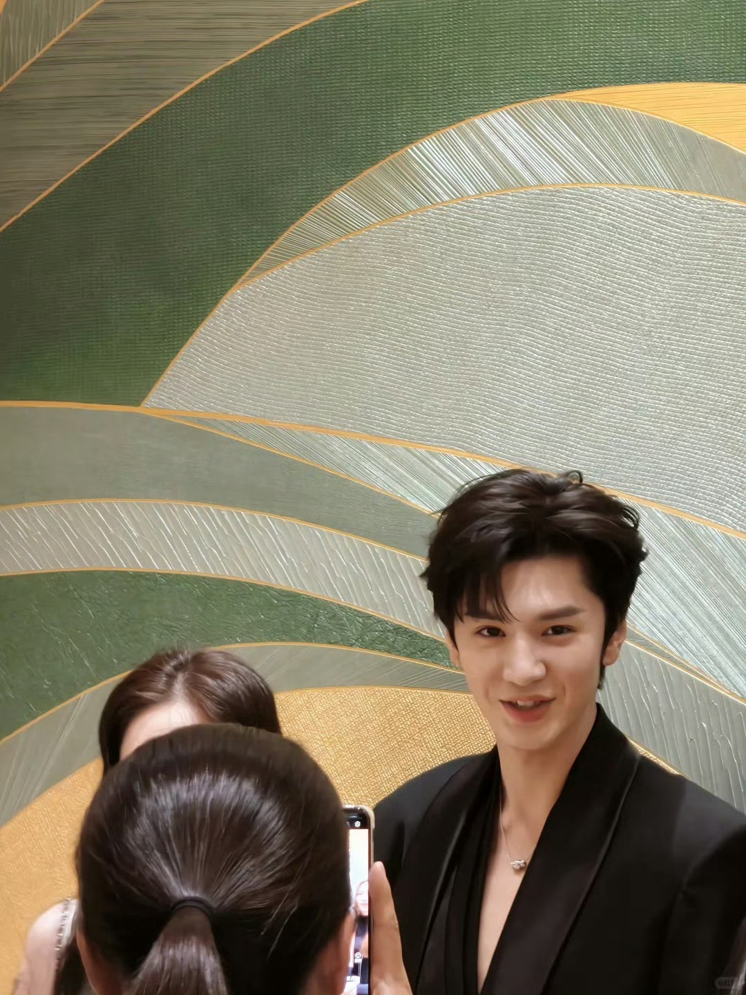 陈哲远今日线下活动原图直出太能打了！有被帅到！ 