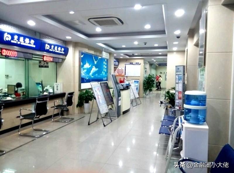 别再说什么钱都是赚出来的，这纯属消费诈骗行为，钱都是存出来的，哪怕你很会赚钱，还