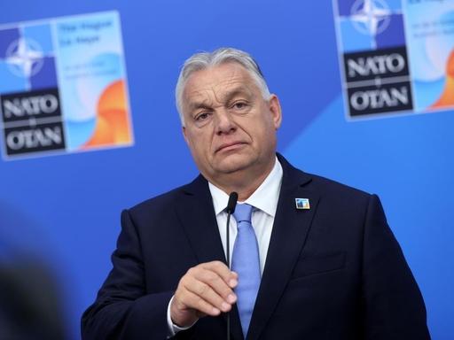 欧尔班败选给整个欧洲右翼政坛上了一课。
作为欧洲右翼执政模式的开创者，欧尔班给整