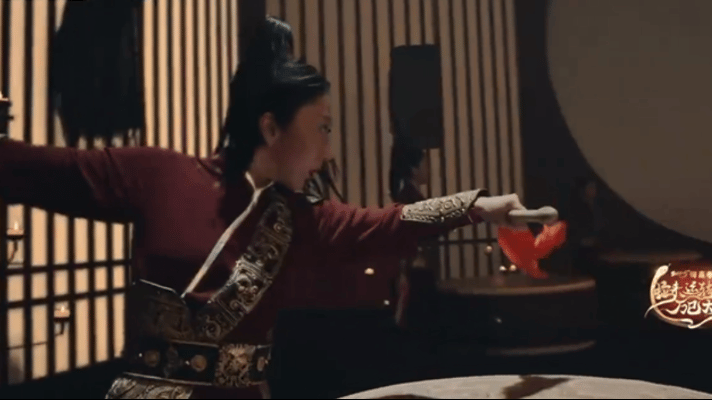 盘点春晚舞台上的她力量  春晚舞台上，她们是闪耀的星辰，以卓越才华照亮夜空。每一