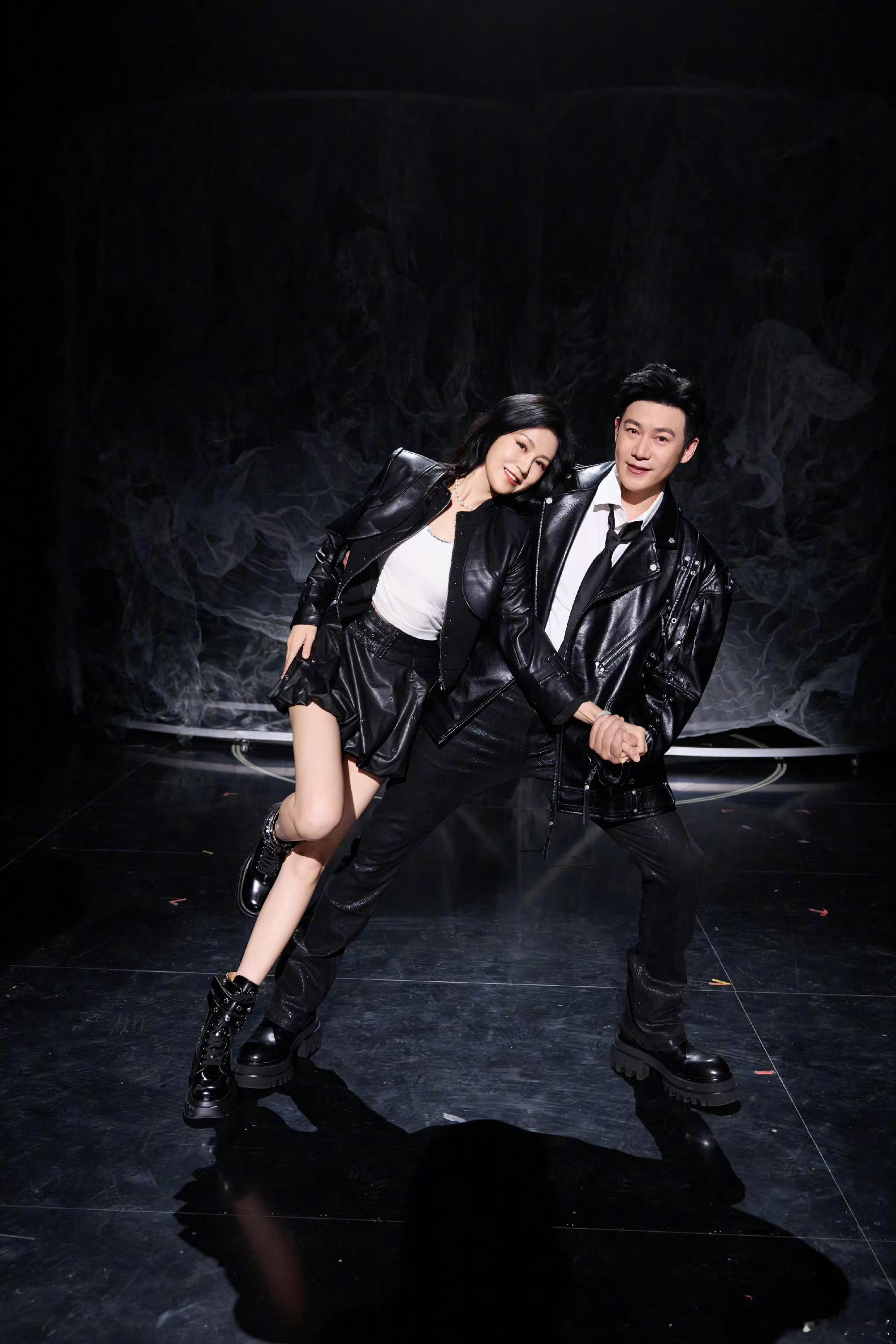 陆毅鲍蕾晒贝儿17岁生日视频陆毅鲍蕾成功诠释了，只有父母足够恩爱，孩子才能快乐成