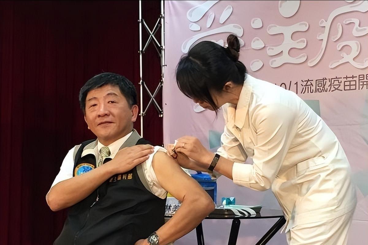 慈济买疫苗被骗，民进党竟要求全台湾向陈时中道歉。
 
当年是谁拖延采购，逼得老百
