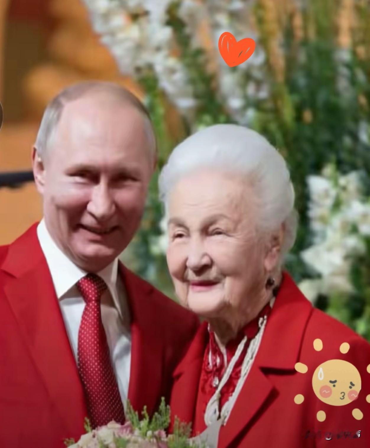 普京身后两位伟大的人！
可以说是最坚强的后盾
一位是前段时间公开的恋人，一位是7