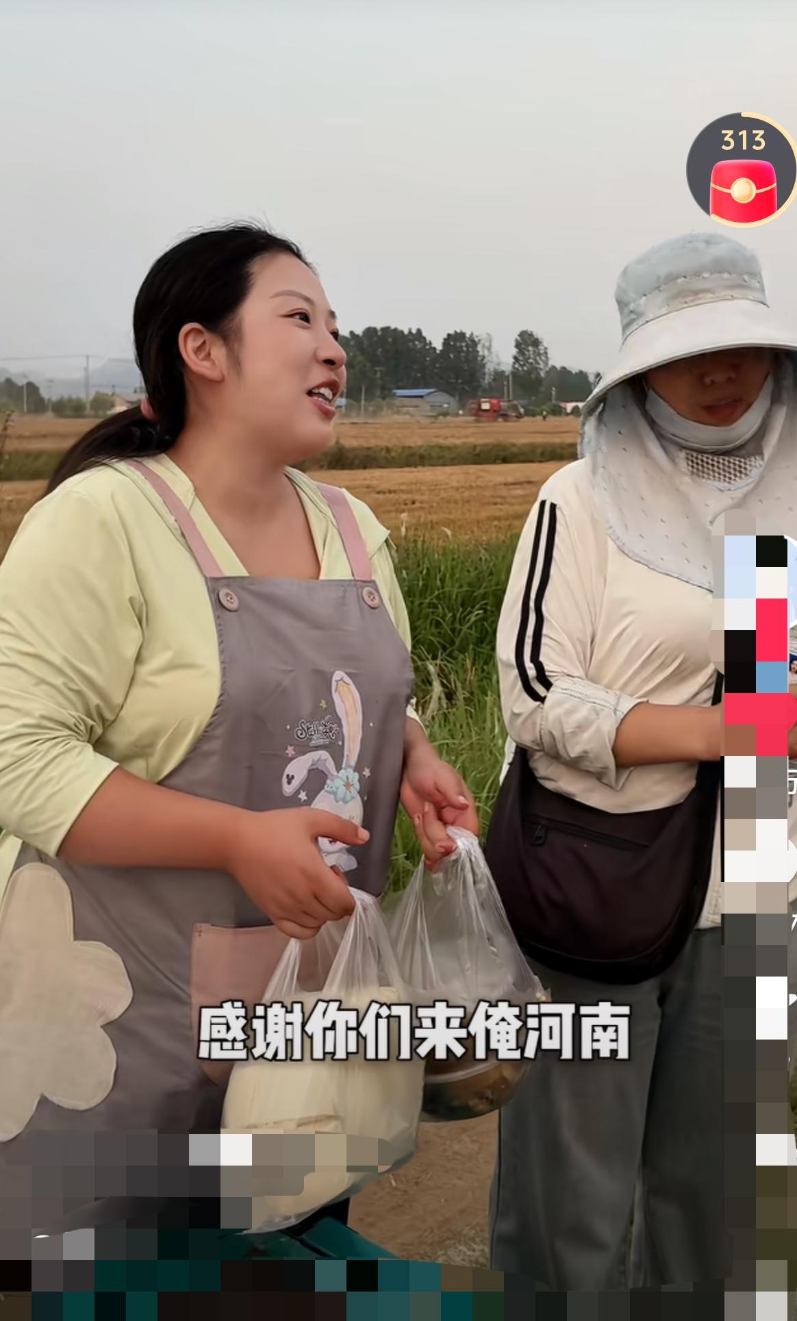 为河南点赞[赞][赞][赞]
看到这个河南美女
给到河南割麦的麦客免费送饭送水