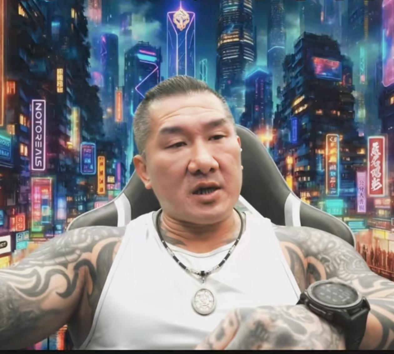 台湾馆长称，青鸟让他滚回中国，他说：“我一直就在中国。青鸟就是这样，买不起冰箱落