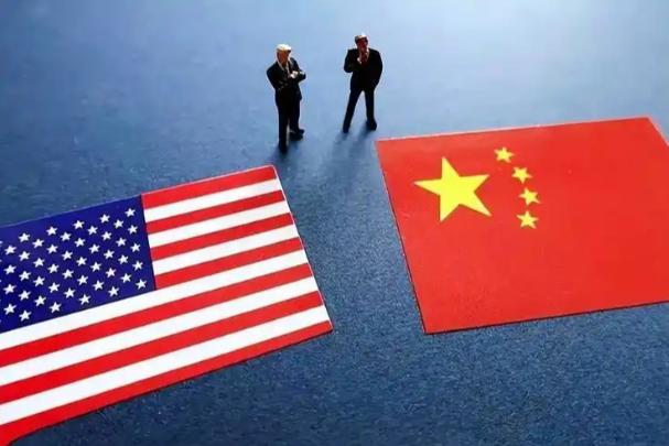 为何中国不希望美国倒下？说出来可能不信，要是美国真完蛋了，中国可就头疼了。

不