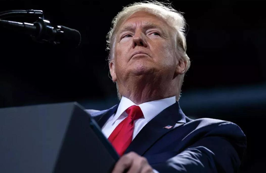 特朗普向全世界宣布：对委内瑞拉动手“师出有名”，马杜罗已经不再是“一国总统”！