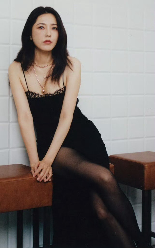 一张封神之曾黎黑丝大腿根，太迷人了吧