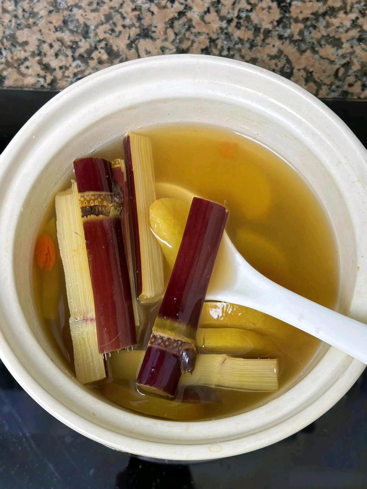 甘蔗水还挺好喝的