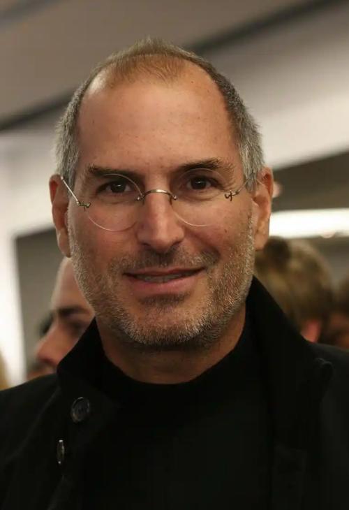 2003年，乔布斯体检时查出胰腺肿瘤。他的医生拿到活检切片后，高兴得差点哭出来。