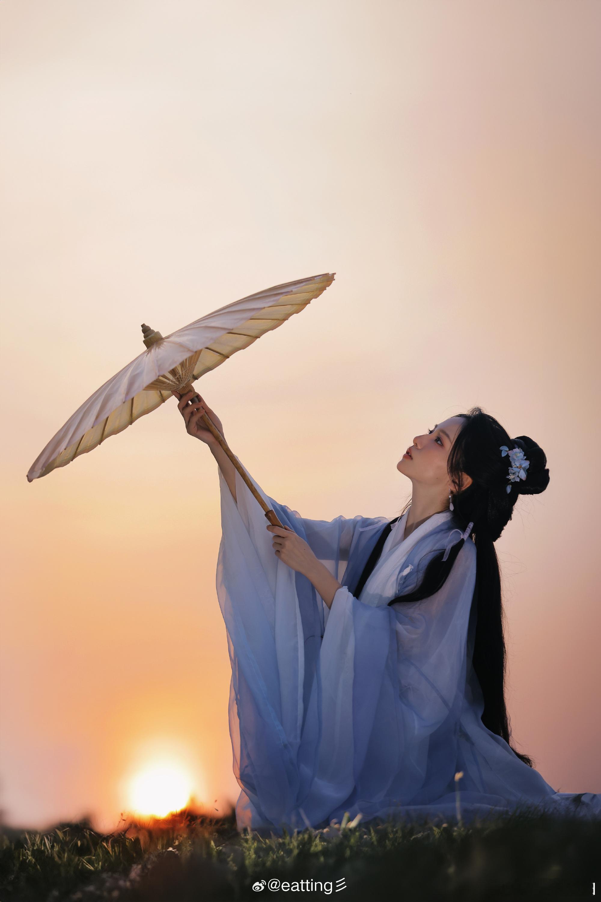 #重庆约拍[超话]##重庆约拍啦[超话]##重庆约片啦[超话]# 等月升，盼天明