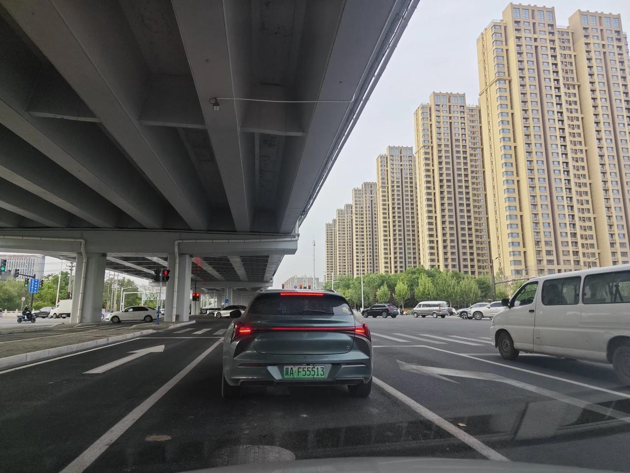 星期三  阵雨  16～20℃
回到石家庄了，好伤感啊！感觉在这个世界上太渺小了