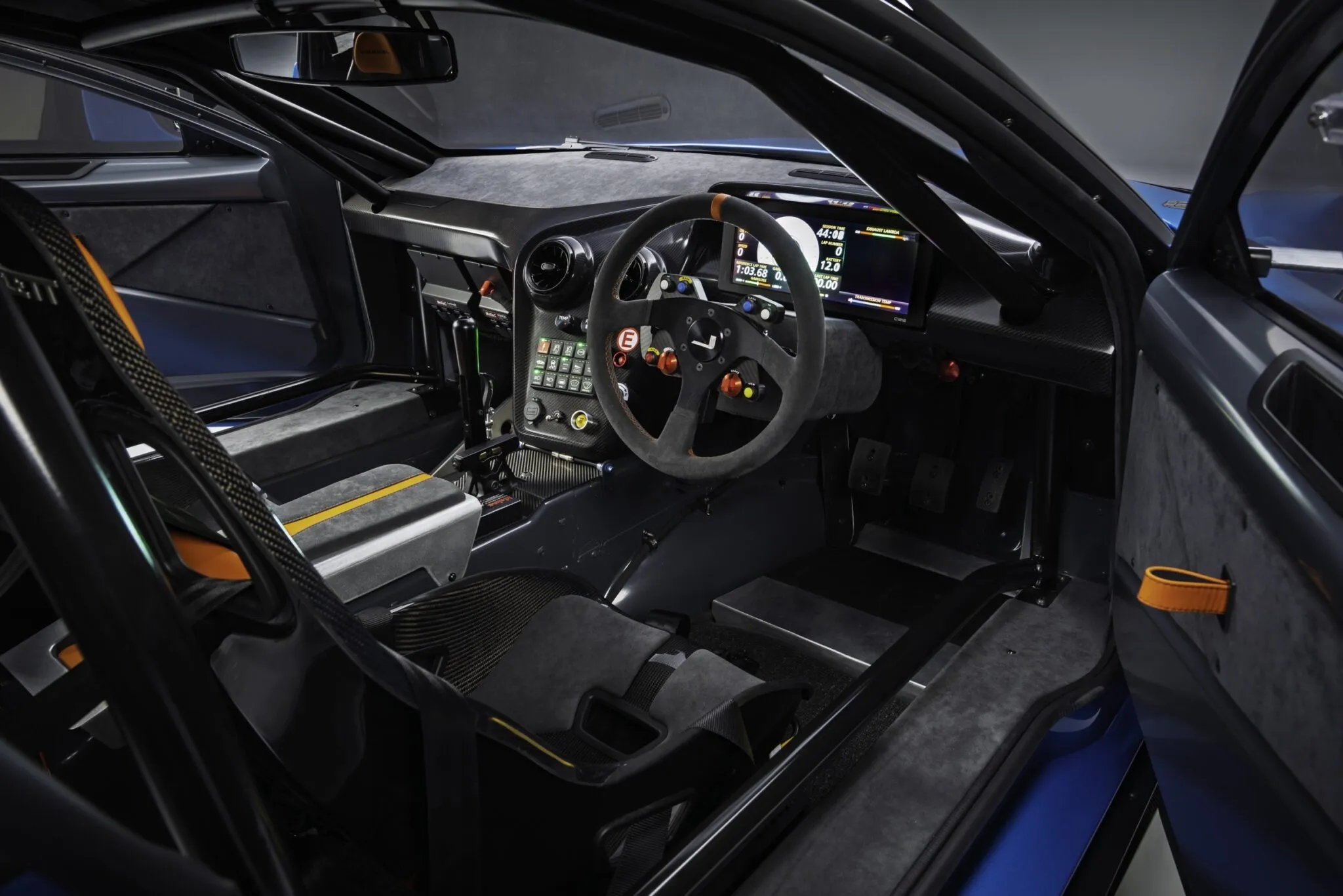 英国经典跑车品牌Jensen正式发布Interceptor GTX，这是一台全新