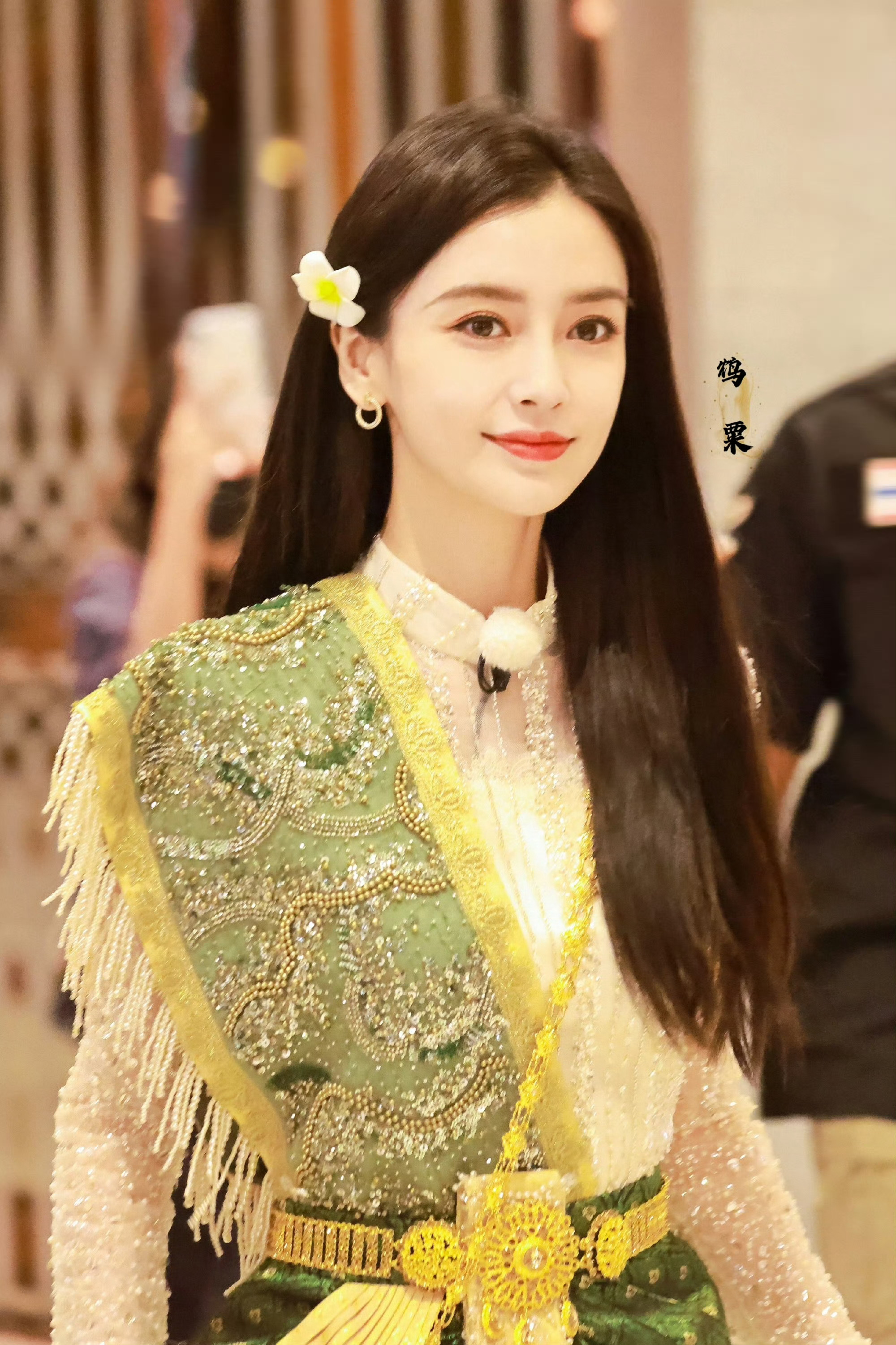 angelababy angelababy “星星会暗，太阳会落，但你会永远闪闪