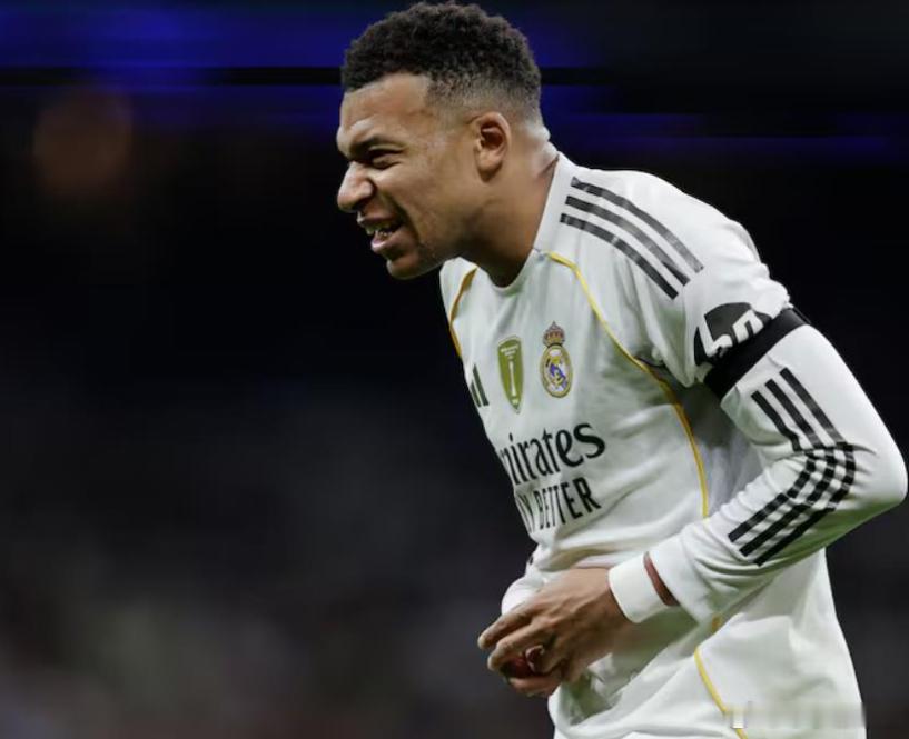 据塞尔电台记者哈维尔·埃拉雷斯报道，姆巴佩上轮西甲对阵塞尔塔的比赛中，左腿遭到对