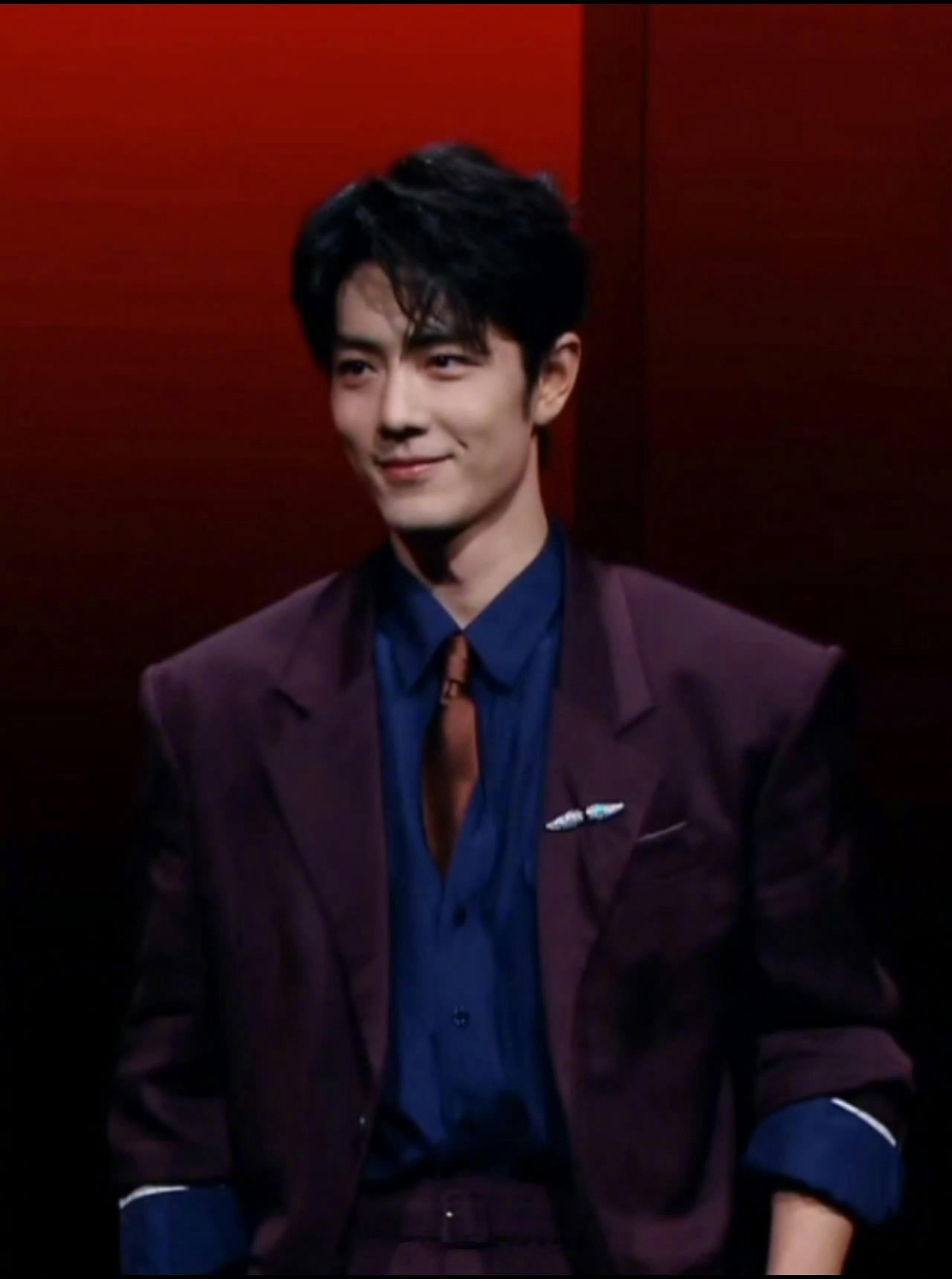 肖战 害羞笑 霸屏了一晚，当肖战的粉丝，确实吃的蛮好，偶像表情还蛮灵动多变，微微