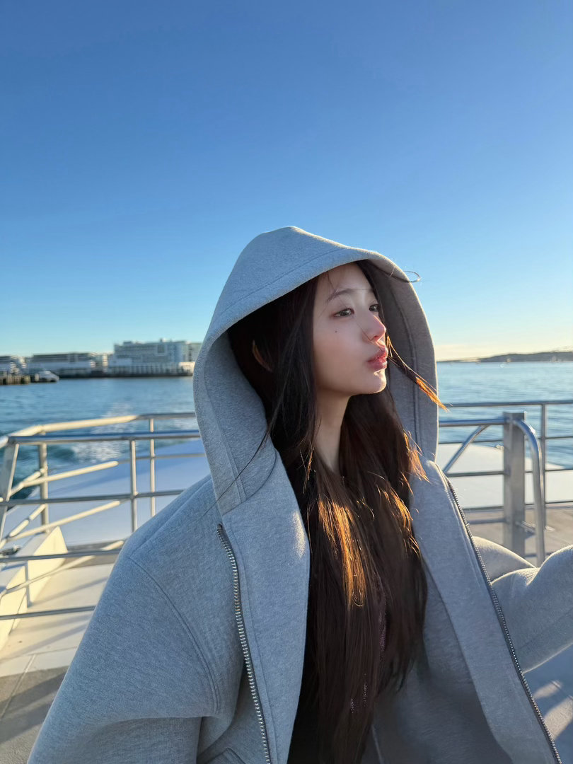 给我家老乱手和鼻子都吹红了快让我暖暖 