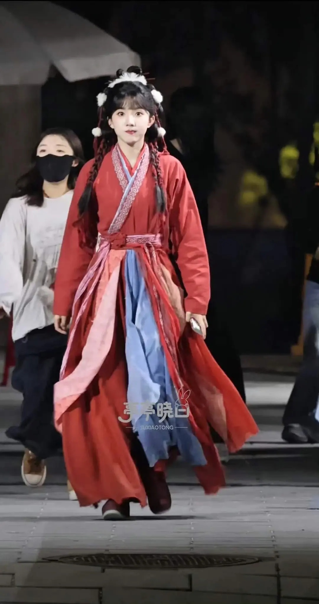 这么看凤舞九天女角色妆造整体还行 