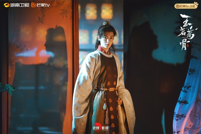 侯明昊陆江来雪刃藏锋写真侯明昊眼底燎原的火掌心的韧劲 侯明昊陆江来雪刃藏锋写真，