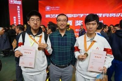 清华北大“双料学霸”李永乐在北京求职时，屡屡碰壁，外企不要他，世界500强也不要