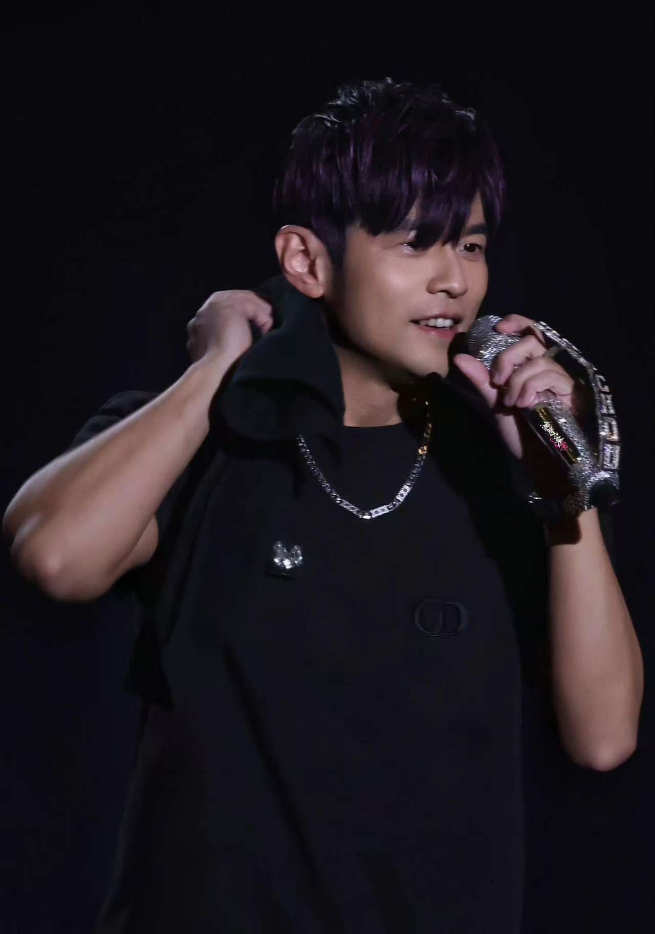 钓周杰伦只需要一杯奶茶 救命！原来拿下周杰伦这么简单！一杯奶茶直接拿捏，毕竟他可