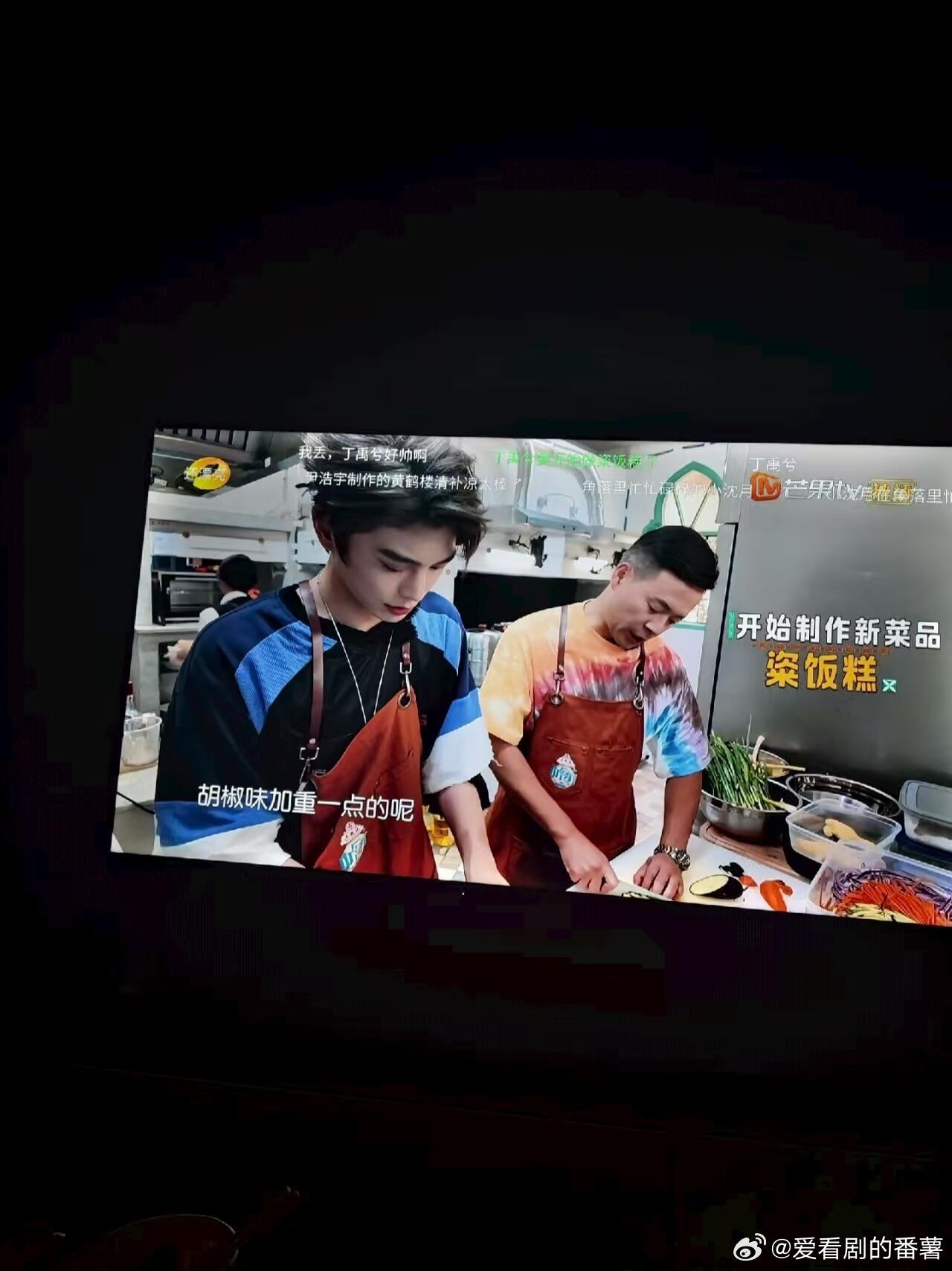 中餐厅[超话]  被中餐厅的小丁圈粉了！真的活捉到小丁这么一个真诚又努力，还特别