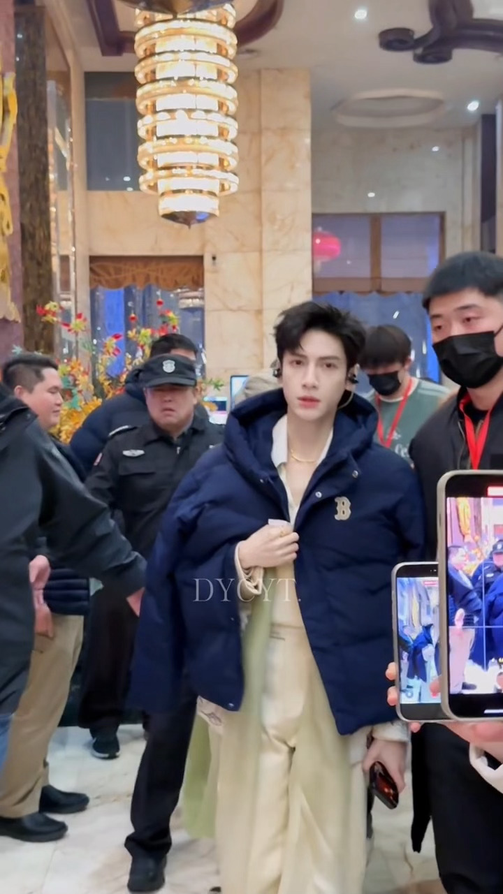 刷到的罗云熙元宵晚会，线下不敢想会有多惊艳 