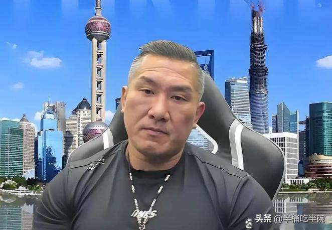 6月15日，时常评论时事的网红“馆长”陈之汉透露，他的部分社交平台账号已被永久停