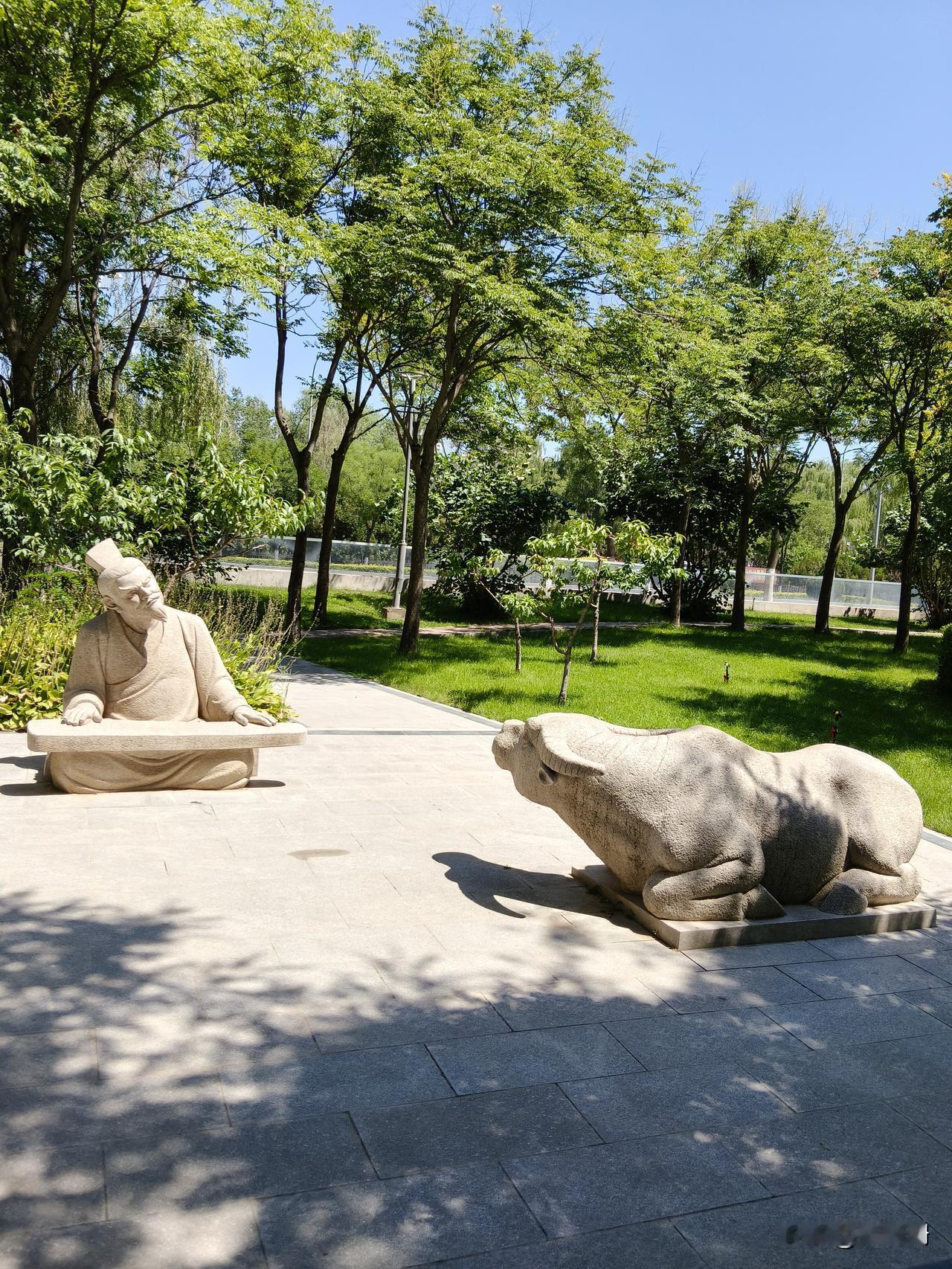 寓言故事景点位于兰州市安宁区北滨河东路污水处理厂对面，这里面不仅风景很美，真的有