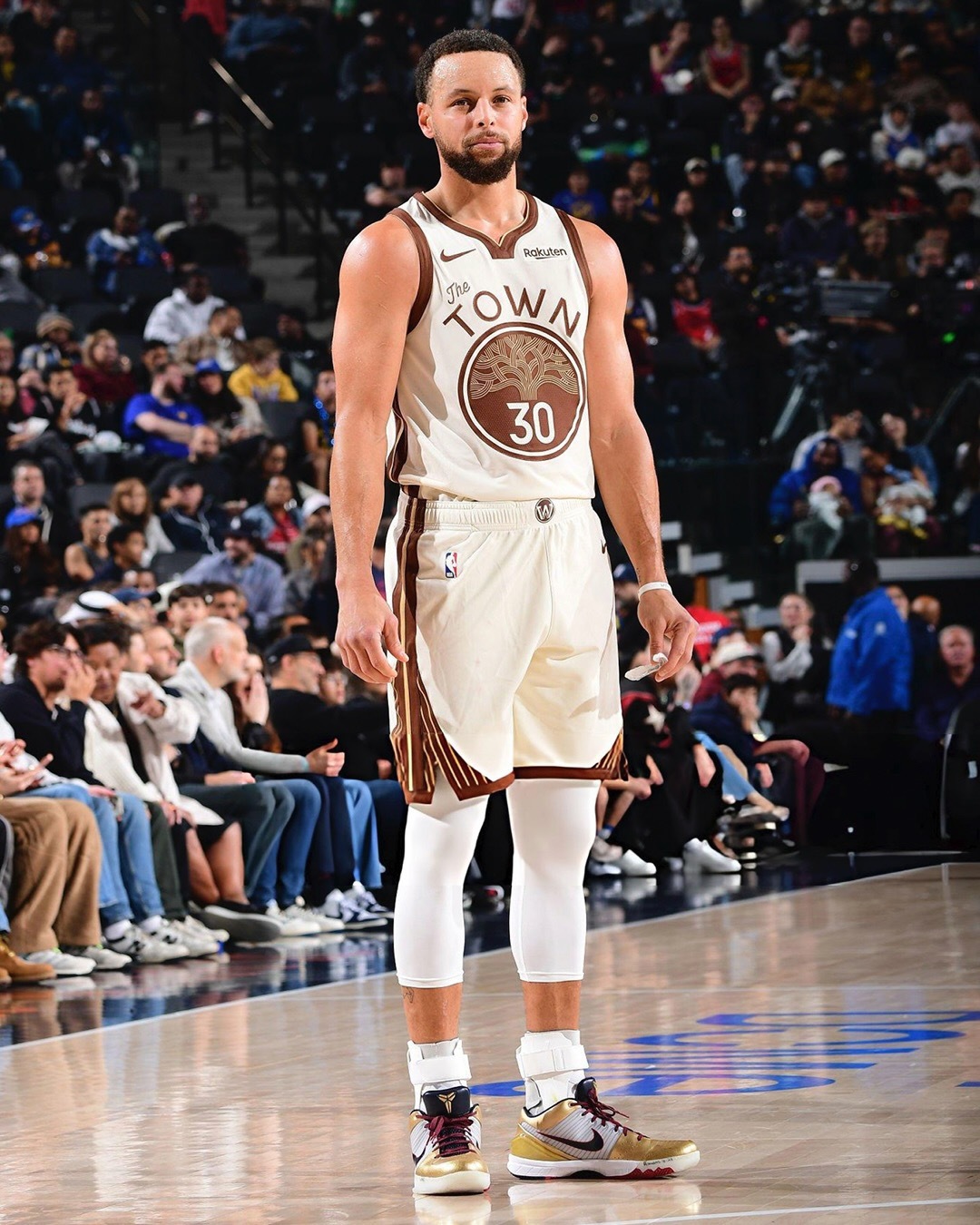 特殊的月份持续致敬🫡Nike Kobe 4 "Gold Medal "🏅🔥