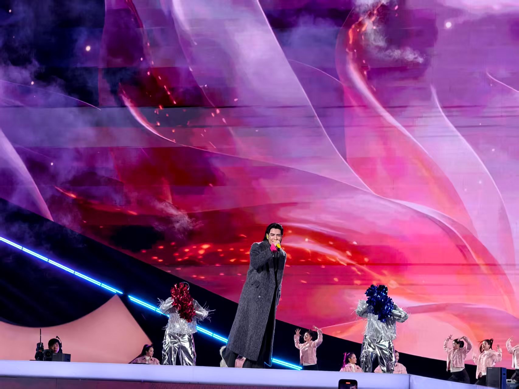 追觅新式年会 雨神来了，希望今晚别下雨。