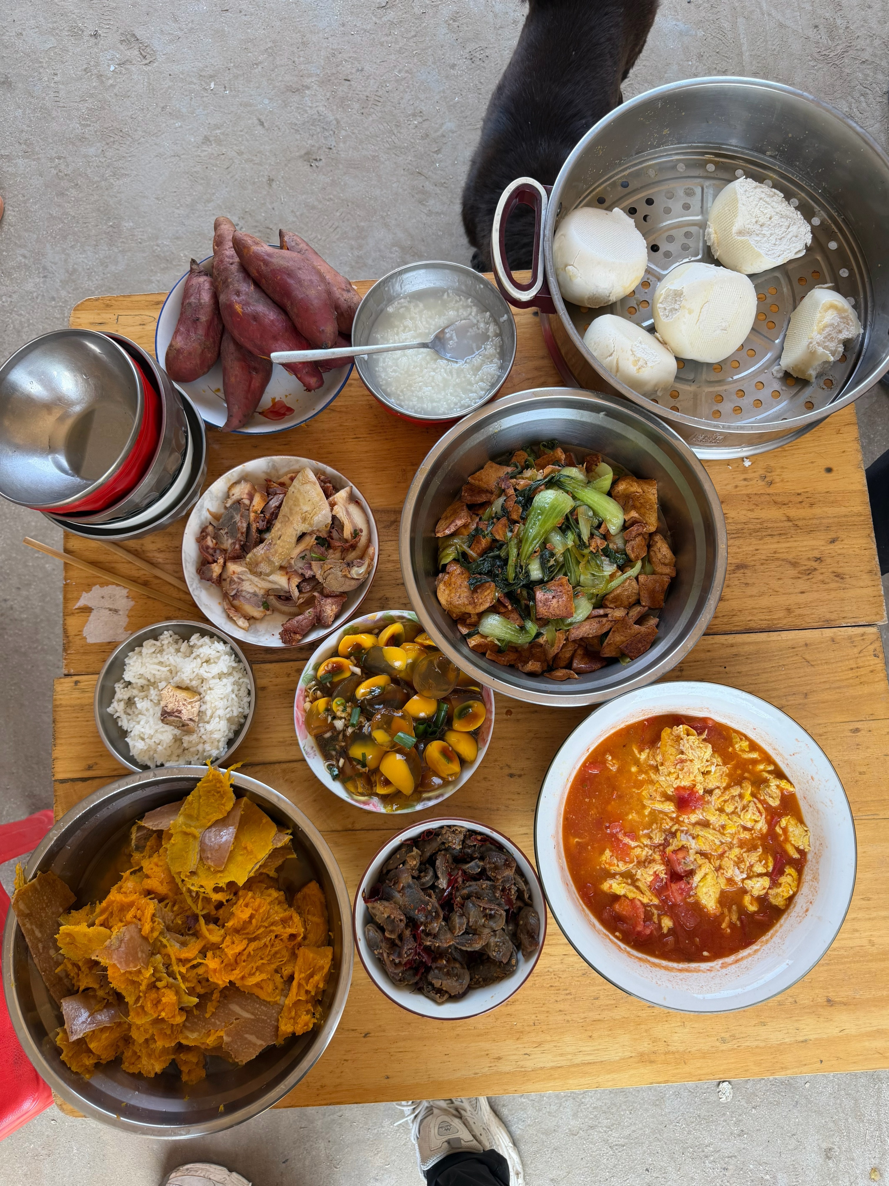 今天主食，馒头+米饭一字诗：中 商丘·范楼村