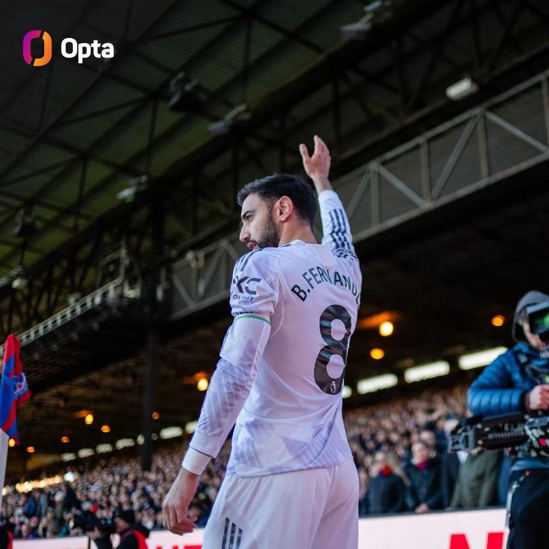 56助超越斯科尔斯，B费升至曼联队史英超助攻榜第四位英超曼联 英超第13轮，曼联