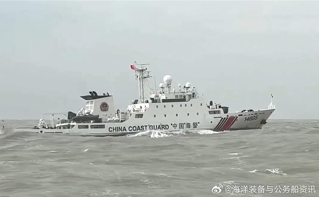 福建海警位金门附近海域开展常态执法巡查 【海警】2025年12月22日下午14: