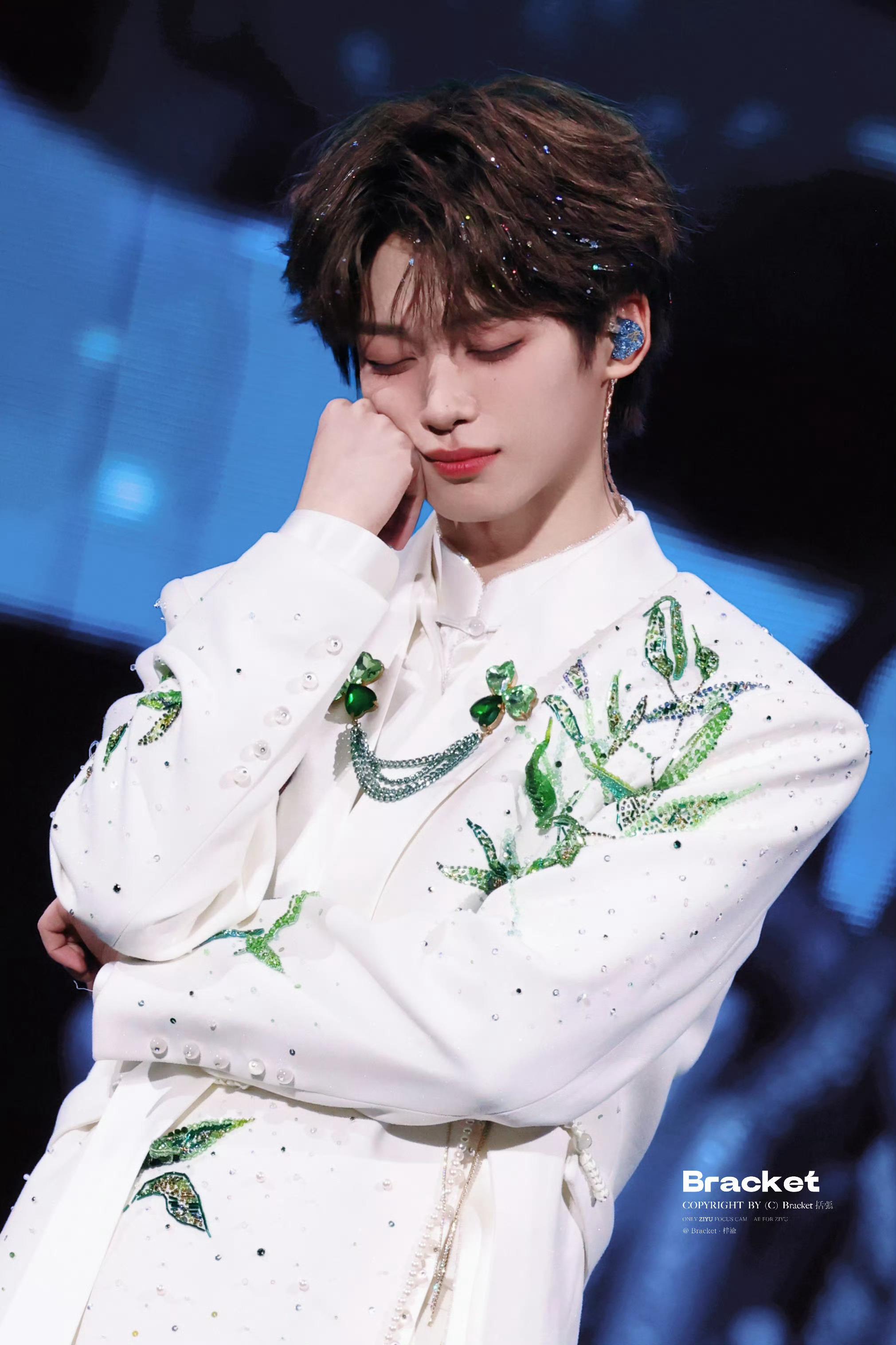 梓渝本体跑出来了有没有一种可能大鱼是小鱼精神体 