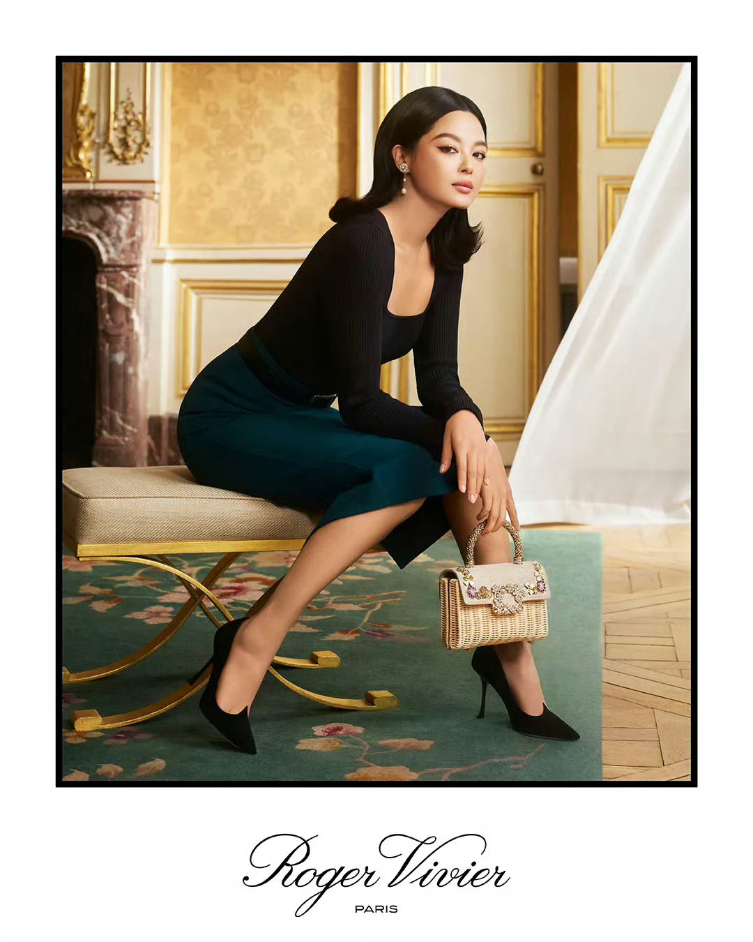 辛芷蕾 × Roger Vivier Spring 2025 Campaign.