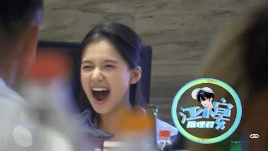 张婧仪四肢已经不是自己的了【张婧仪】感谢某狗仔提供的巨萌物料一则😋 