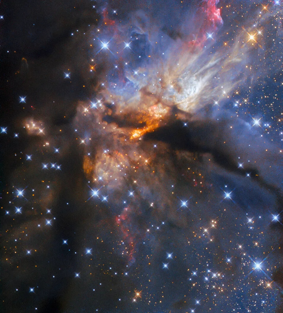 #每天一天文图# 这张由NASA/ESA哈勃太空望远镜拍摄的壮观照片显示了一个名