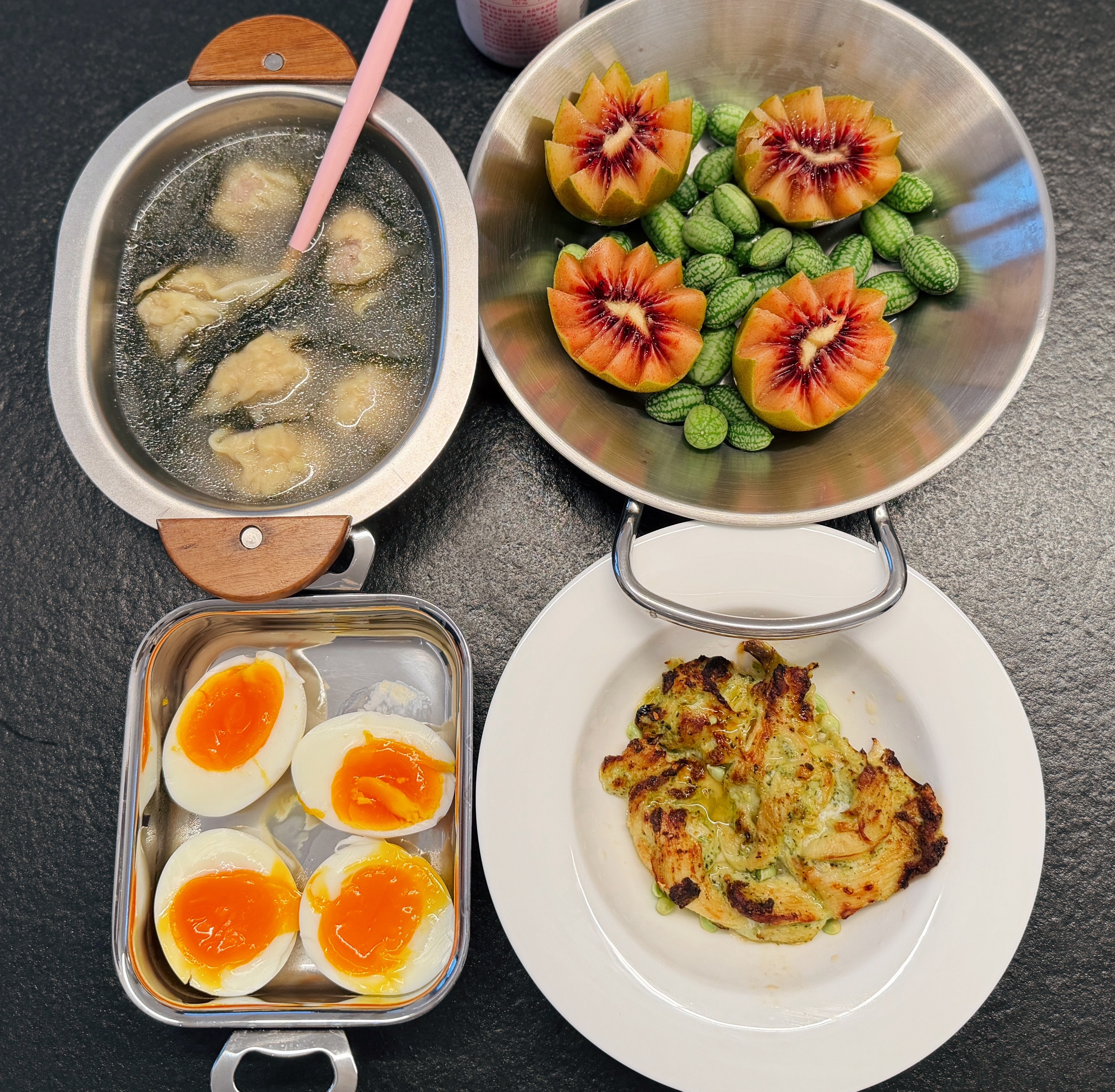 早啊。今天早上大概四五点，隐隐约约听到胡杨林起床了。也隐隐约约听到打开摄像机🎥