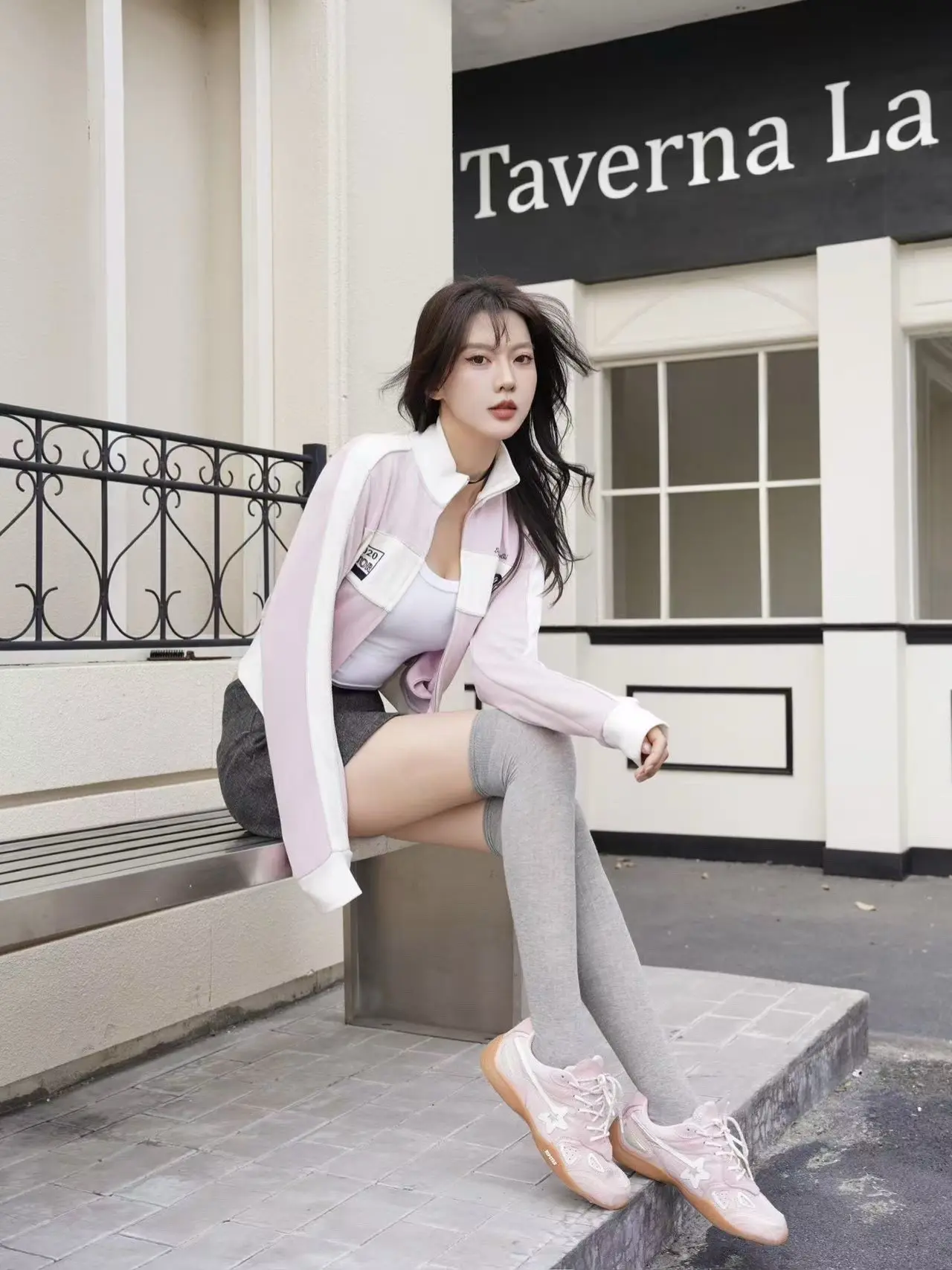 可爱是装的 姐超酷。