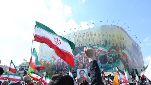 硬抗了一个多月的狂轰滥炸，德黑兰的高层才猛然惊醒出一身冷汗。真正能让他们亡国灭种