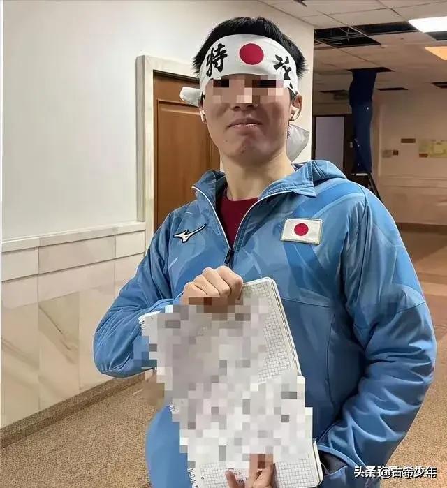 亲日的陈姓留俄学生，其父母应该被开除公职吗？
 
这两天网上热议浙江这名在俄罗斯
