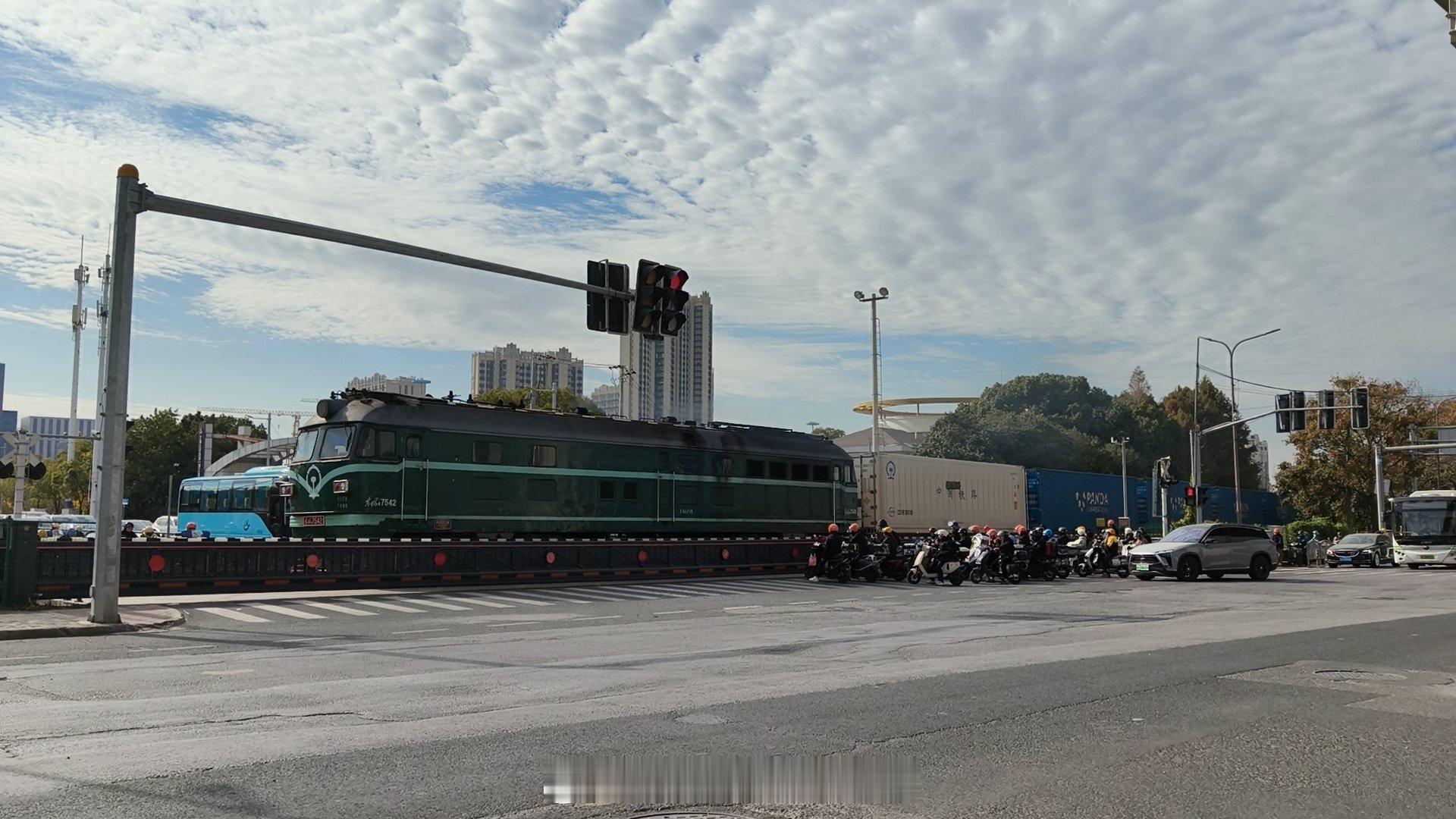 稀有车实拍 GTAm还是太有情绪了 