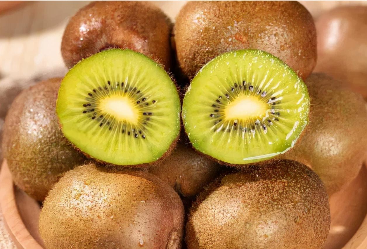 HPV阳性患者的福音！哈佛大学研究发现：每天吃1个这种水果，加速病毒清除率提升3