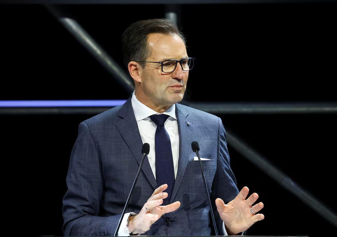 大众高管：继续推进降本战略。目前德国约有2.5万名员工半退休或离职。德国工厂成本