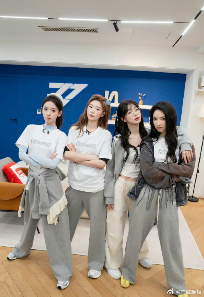 【#陈瑶跳舞努力驯化四肢#】《乘风2026》一公直播，、、、组队表演《霍元甲》，