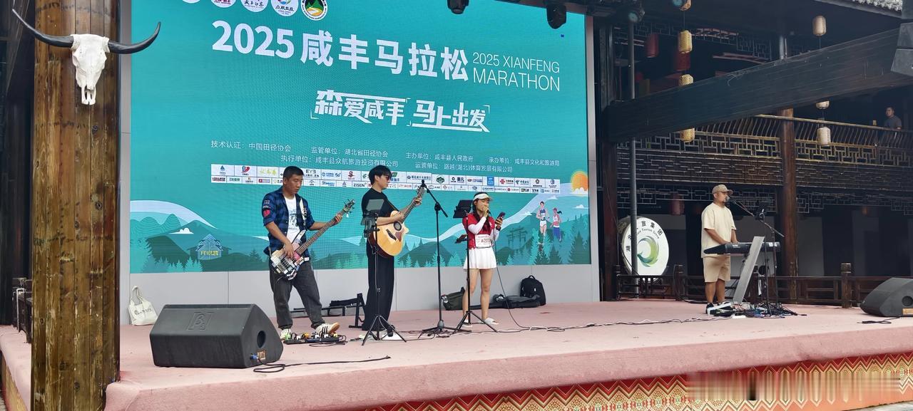 头条上经常给我推荐傻乎乎的问题。什么面对痛苦的婚姻要不要离婚呢？

面对痛苦的婚