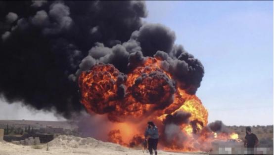 深夜突发！刚从伊朗传来两条坏消息
 
今天是4月14日，有关美国和伊朗之间的战争