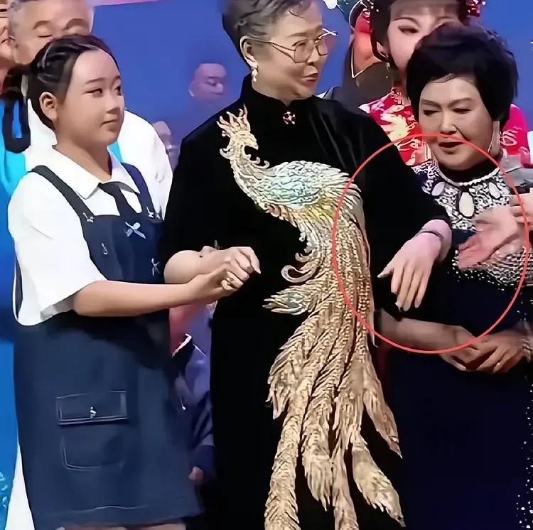 收藏一张照片！这是河南百年曲剧历史长河中极为珍贵的一张照片，映照出辉煌百年来不为